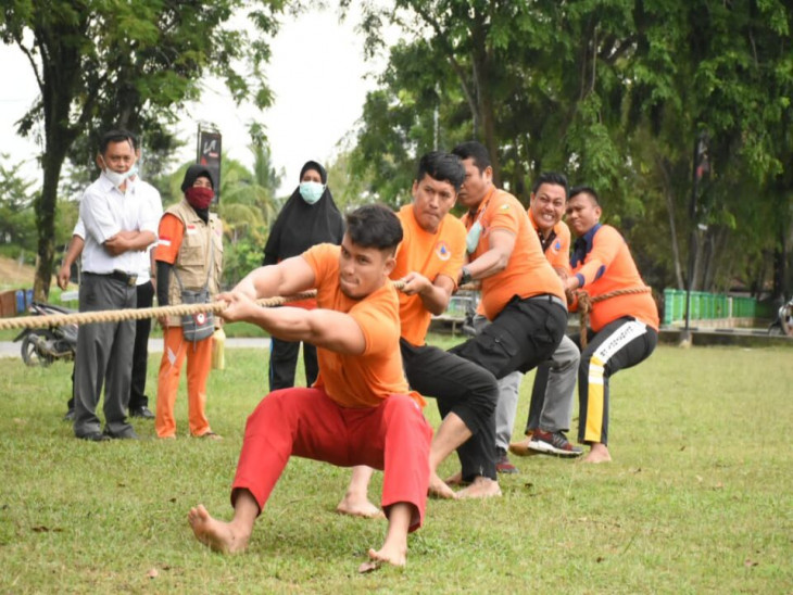 Lomba Tarek Tambang Antar OPD Kembali Meriahkan Hari Jadi Kampar ke-72.