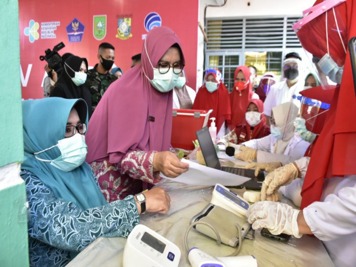 Karena Hipertensi Ketua TP PKK Gagal di Suntik vaksin Covid-19.