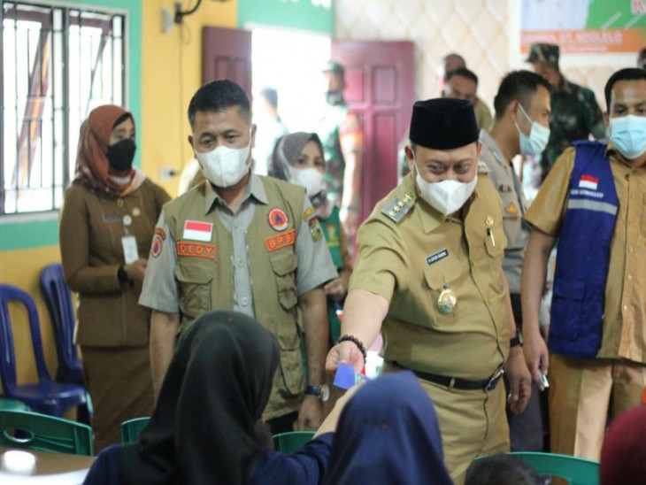 Antisipasi Varian Baru Omicron, Bupati Kampar ; Gesa Terus Vaksinasi Termasuk Para Lansia.