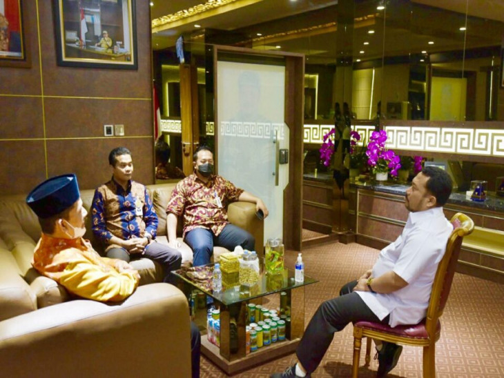 Bupati Kampar Dukung Bank Riau Kepri Menuju Bank Syariah.