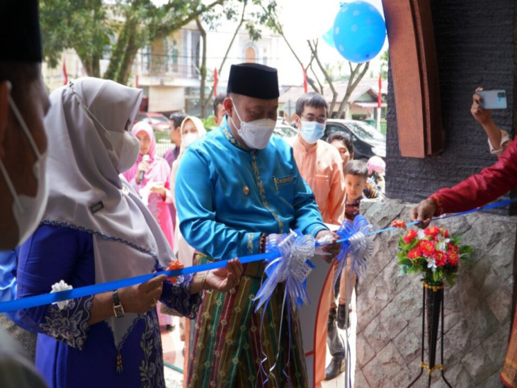 Bupati Kampar Resmikan Pojok Baca Digital Islamic Center.