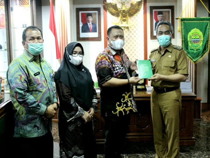 Bupati Bantul Sambut Hangat, Bupati Kampar Kenalkan Batik Tulis Kampar.