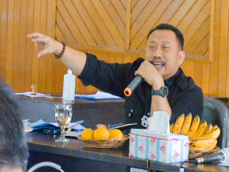 Catur Sugeng Susanto ; Komitmen Pemerintah Kabupaten Kampar membangun Daerah Terisolir.