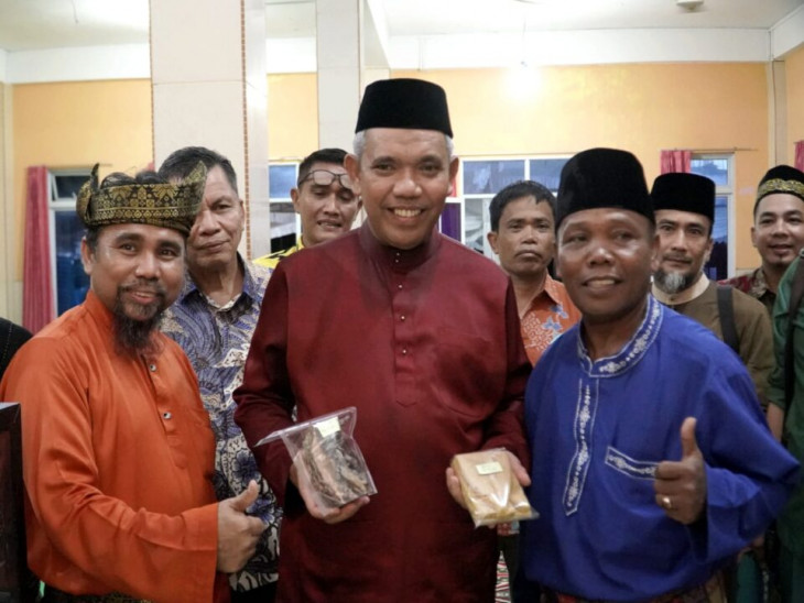 Silaturrahmi dengan HWKK Tanjung Pinang, Pj Bupati Kampar resmikan Al-Quran Centre Al-Kampary dan Central UMKM Produk Khas Kampar.