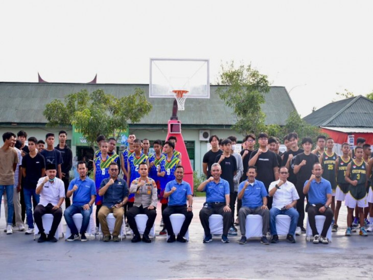 Buka Open Turnamen Basket Ball Dandim Cup 2022, Kamsol ; Mari Ciptakan Bibit-Bibit Atlit Kampar Yang Handal.