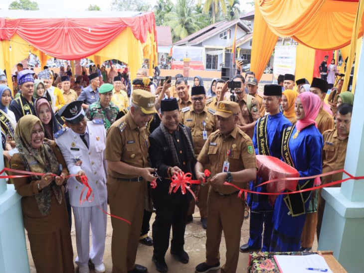 Pj. Bupati Kampar Hadiri Hari Perpindahan Desa Pulau Gadang Ke-30 serta Festival Mangonang Kampuong Lamo