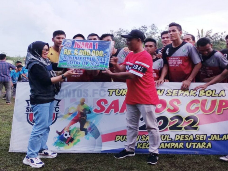 Mantan Pemain Timnas Sepak Bola, Tetap Tangguh di Santos Cup Sungai Jalau