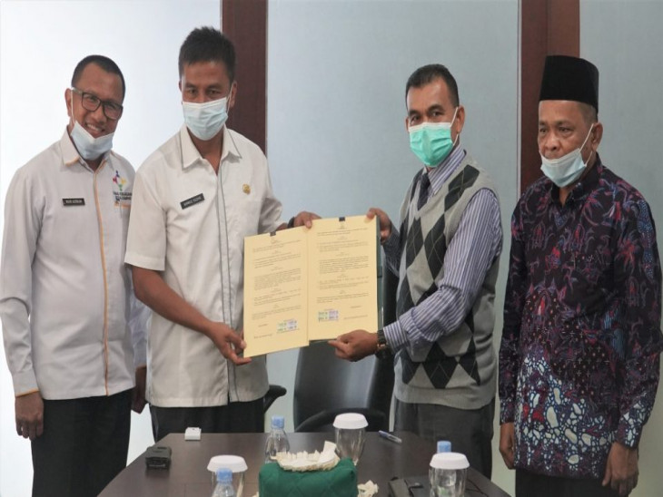 TINGKATKAN KUALITAS SDM, BUPATI KAMPAR TANDA TANGANI NOTA KESEPAHAMAN DENGAN UNIVERSITAS ISLAM NEGERI SULTAN SYARIF KASIM RIAU