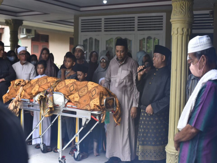 Lepas Kepergian untuk Selamnya Alm H. Abu Bakar, Yusri ; Beliau Adalah Orang Baik dan Panutan masyarakat.