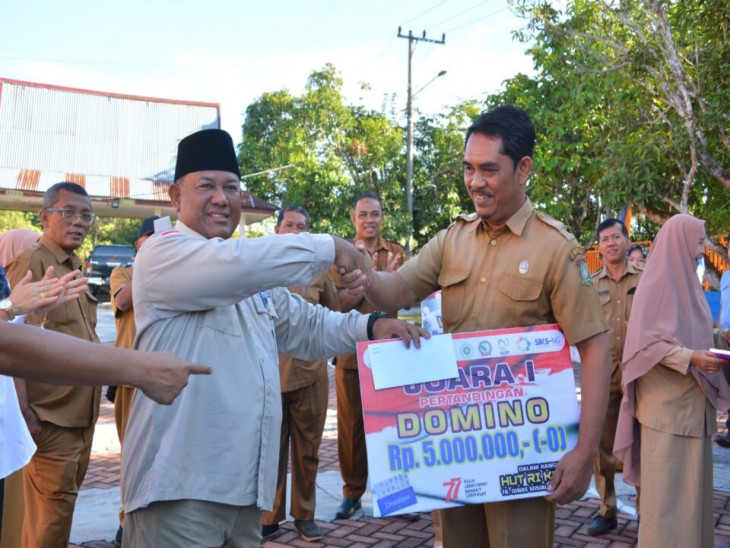 Sekda Kampar Pimpin Apel dan Bagikan Hadiah Turnamen Piala Kadis Sosial 2022