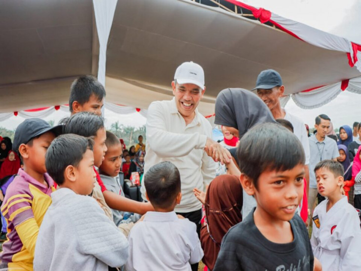 Lepas jalan Sehat Berhadiah, Bersama Ribuan Warga Rimbo Panjang, Pj. Bupati Kampar Jalan Kaki Sejauh 5 KM.