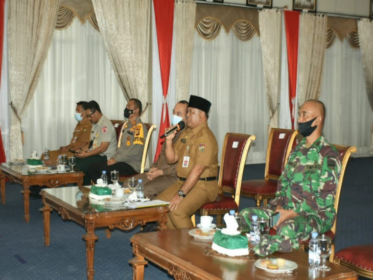 Bupati Kampar Ikuti Rakor Pengendalian Kebakaran Hutan dan Lahan (KARHUTLA) Provinsi Riau Secara Virtual