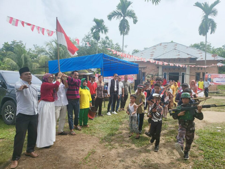 Semangat Anak-anak Simpang Kubu Pawai Perankan Para Pejuang Kemerdekaan