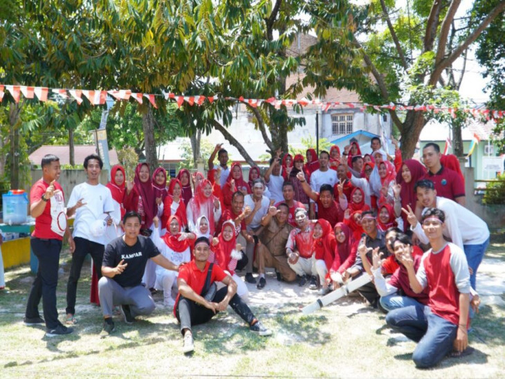 Semarak HUT RI ke 77, Diskominfo Kampar Adakan berbagai Lomba Permainan Rakyat, Merangkai Bunga dan Merias kue Bertema HUT RI ke 77.