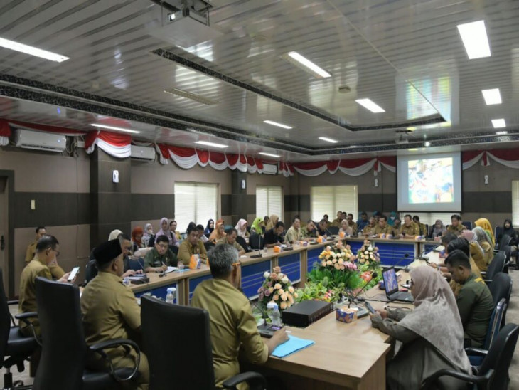 Usai pimpin Rapat Riau Expo dan KUD Iyo Basamo, Sekda Kampar Langsung lanjutkan Rapat Hut Korpri Ke – 51