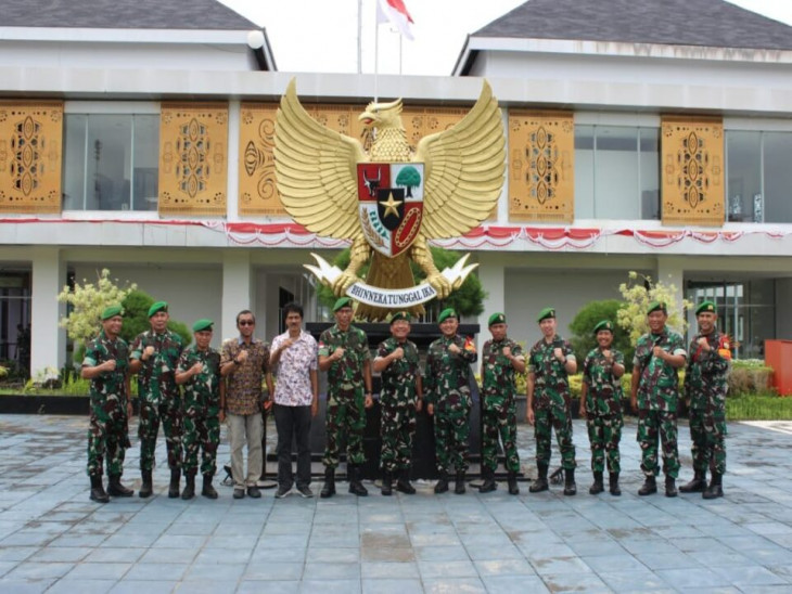 Wakapuskesad Kunjungi Pos Kout Satgas Pamtas Yonif 132/BS.