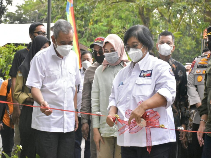 Menteri LHK Siti Nubaya Resmikan Taman Edukasi BPSI LHK Kuok