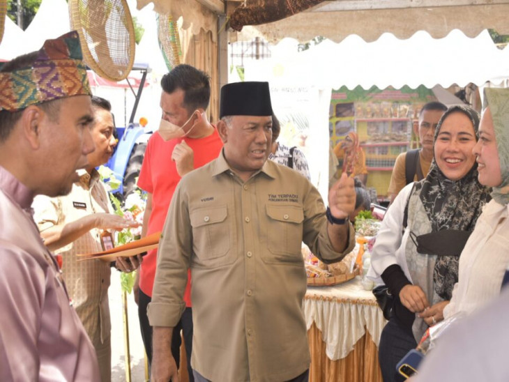 Menteri Desa PD-TT Ke Kampar, Sekda Kampar Tinjau Persiapan di Arena Bagholek Godang.