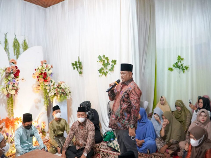 Yusri Menjadi Saksi Nikah Hapizh Nirwanda dan Refiani Fitri Ramadhan.