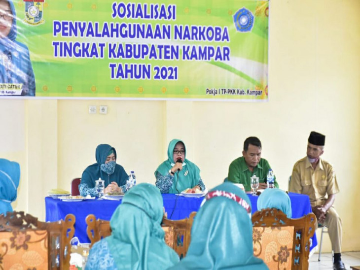 Sosialisasi Bahaya Narkoba, Muslimawati Catur ; Keluarga Garda Terdepan dalam Meminimalisir Penyebaran Narkoba.