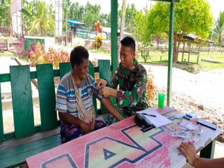 Prajurit Bima Sakti Peduli Kesehatan Mama Papua