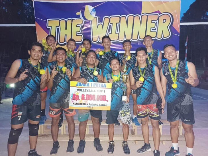 Tim Putra Kayu Mas dan Tim Puteri RVC Zelfa Juara I, Pj Bupati Kampar Resmi Tutup Turmanen Tepian Subayang.