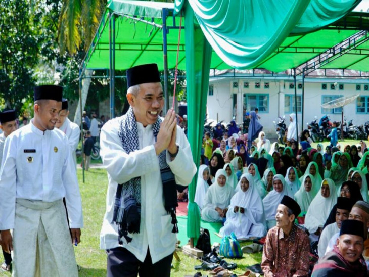 Pj Bupati Kampar Hadiri Maulid Nabi Muhammad SAW Sekaligus Haul Syekh Yusuf Zahidi El-Chalidi.