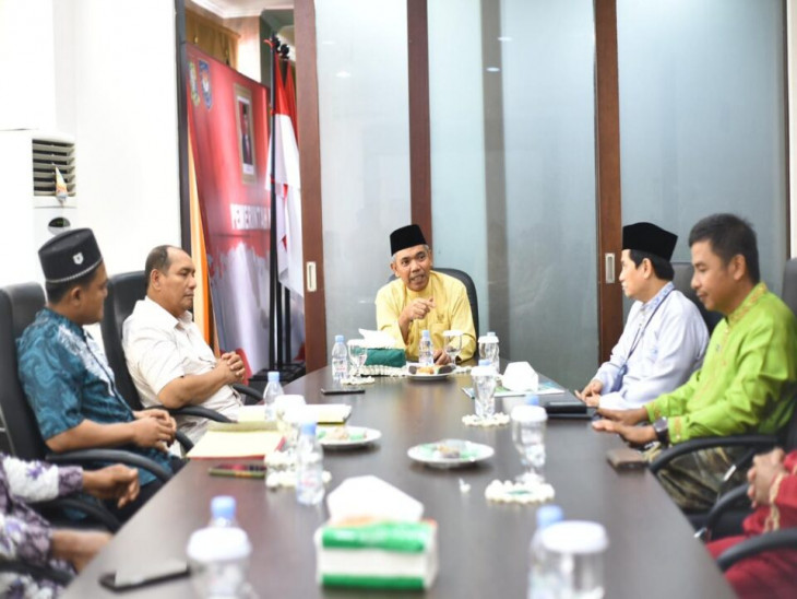 Pj Bupati Kampar sambut audiensi Ninik Mamak Pemangku Adat Kenegerian Koto Garo Terkait HGU dengan PT SBAL.