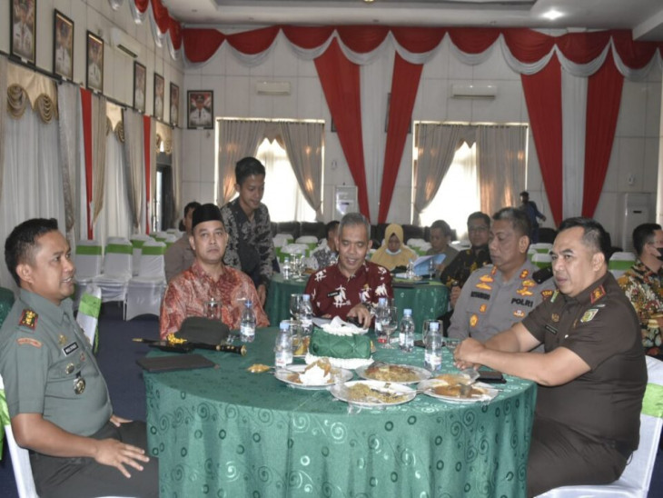 Pj. Bupati Kampar Bahas Lima Isu Utama dalam Rapat Rutin dengan Forkopimda Kampar