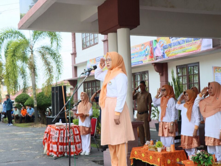HUT DWP Kabupaten Kampar Ke-23, Hj. Juli Mastuti Yusri Buka Lomba Volly Ball antar DWP-UP se-Kabupaten Kampar