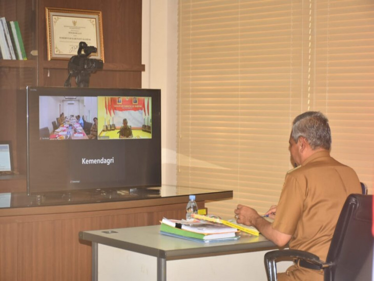 Dr. H. Kamsol, MM Sampaikan Laporan Evaluasi Tugas Sebagai Penjabat Bupati Kampar ke Mendagri.