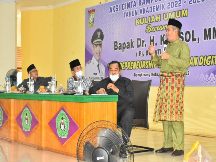 Pj Bupati Kampar Beri Materi Kuliah Umum di STIE Bangkinang