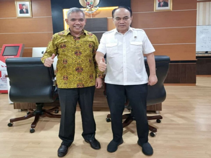 Usai Jumpa Menparekraf Sandiaga Uno, Pj. Bupati Kampar Temui Wamendes Budi Arie Bahas 23 Desa Tertinggal.