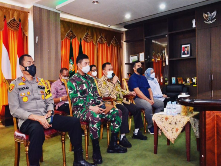 Bupati Kampar Paparkan penanganan dan Penanggulangan Covid-19 kepada Gubernur Riau