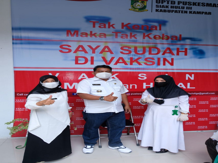 Kepala Desa Dan perangkat Desa Baru Siak Hulu Di Vaksin Covid-19