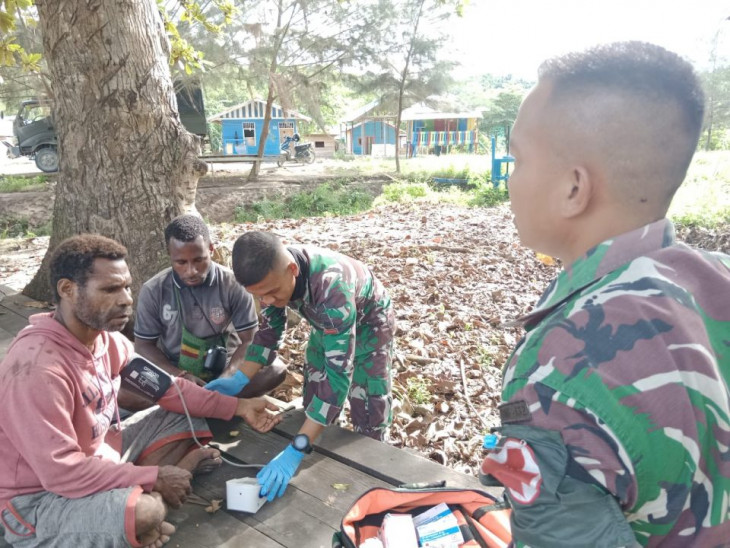 Keeratan Antara Satgas Pamtas Yonif 132/BS Dengan Masyarakat.