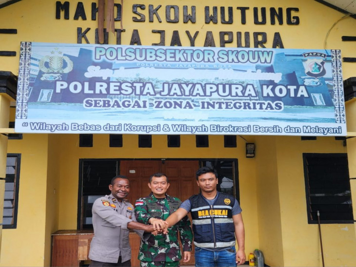 Sinergitas TNI-POLRI dan Bea Cukai di Perbatasan Papua Berhasil Menggagalkan Penyelundupan 4,25 Kg Ganja.