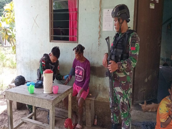 Satgas Yonif 132/BS Berikan Pelayanan Kesehatan Gratis Untuk Masyarakat Papua.