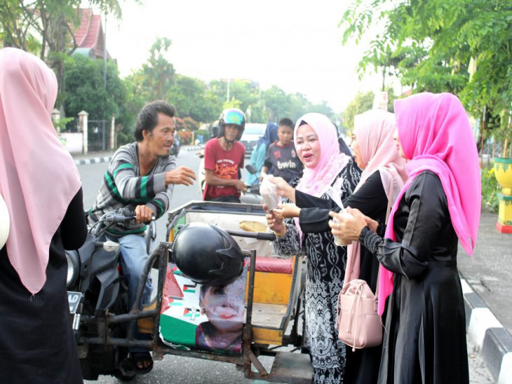 Pererat Kebersamaan, GOW Kab. Kampar Buka Bersama Dan Bagi-Bagi Takjil