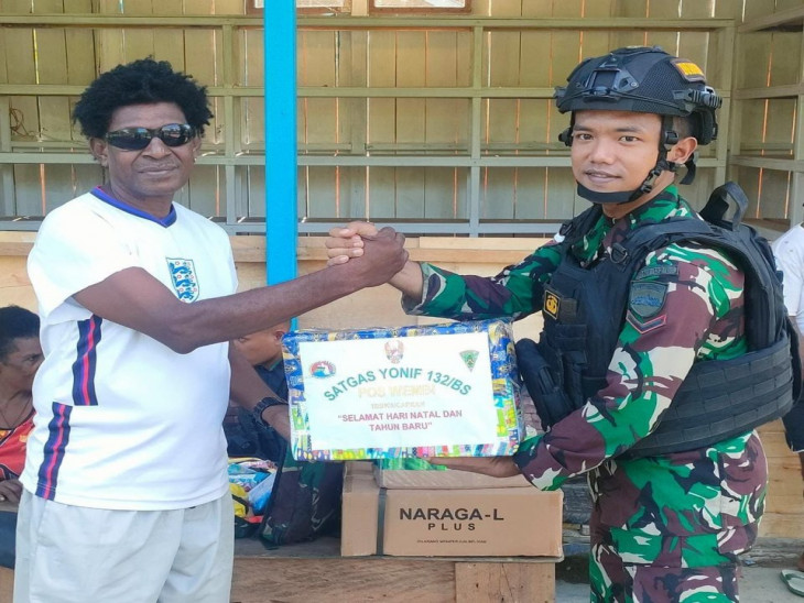 Malam Tahun Baru, Satgas Pamtas Yonif 132/BS Melaksanakan Anjangsana