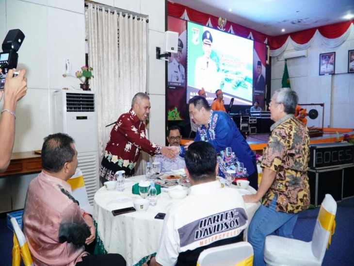 Makan Malam Dengan Tim BSP Malayasia, Pj Bupati Kampar Paparkan Potensi Produk-Produk yang ada di Kabupten Kampar.