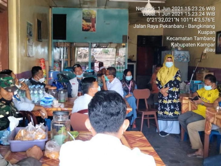 Pastikan Penerapan Prokes Tim Satgas PPKM Tambang Sambangi Pasar Danau Bingkunag