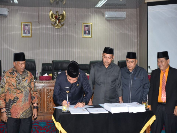 Pemkab Kampar Dan DPRD Kampar Tandatangani Nota Perubahan KUA PPAS Tahun Anggaran 2022.