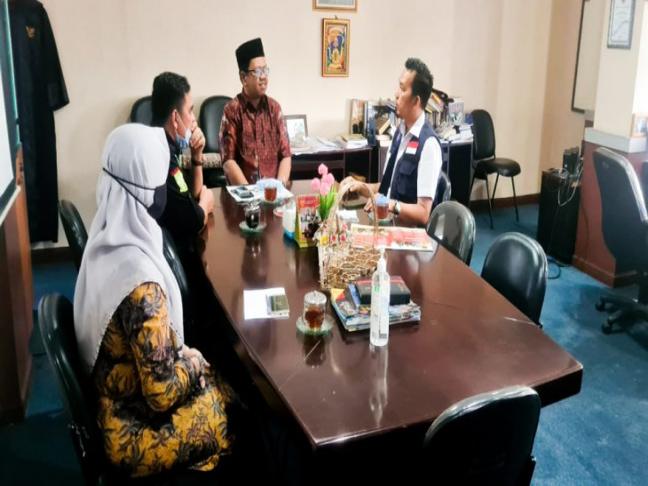 Bangun Sinergitas, Plt. Kadis Kominfo Kampar Sambangi KI Riau