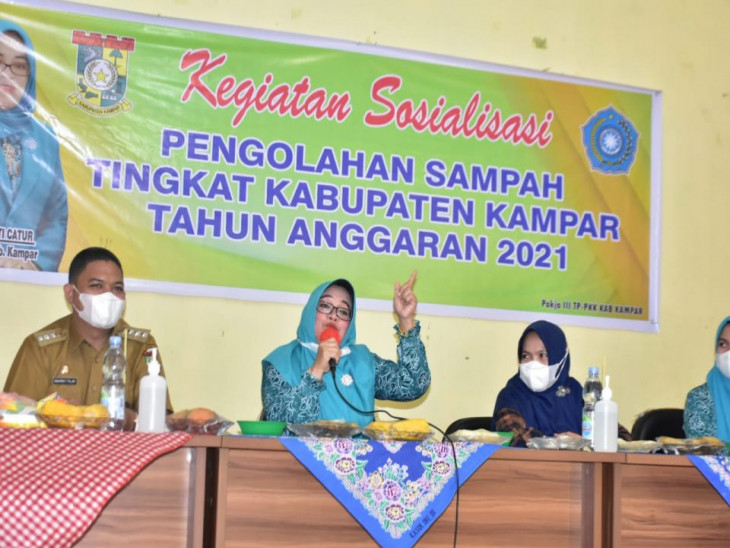 Muslimawati Catur Sosialisasikan Pemanfaatan Sampah Agar Bernilai Ekonomi.