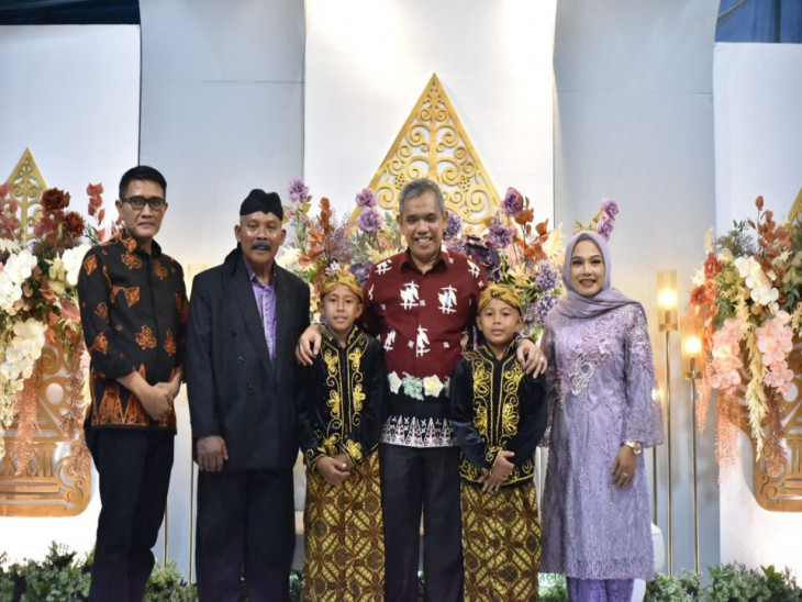 Pj Bupati Kampar Hadiri Syukuran Khitanan 2 (dua) Putra dari Anggota DPRD Rahayu Sri Mulyani.