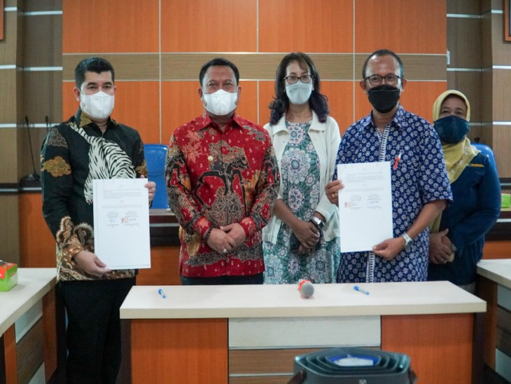 Pemkab Kampar Tanda Tangani MoU dengan UGM Yogyakarta.