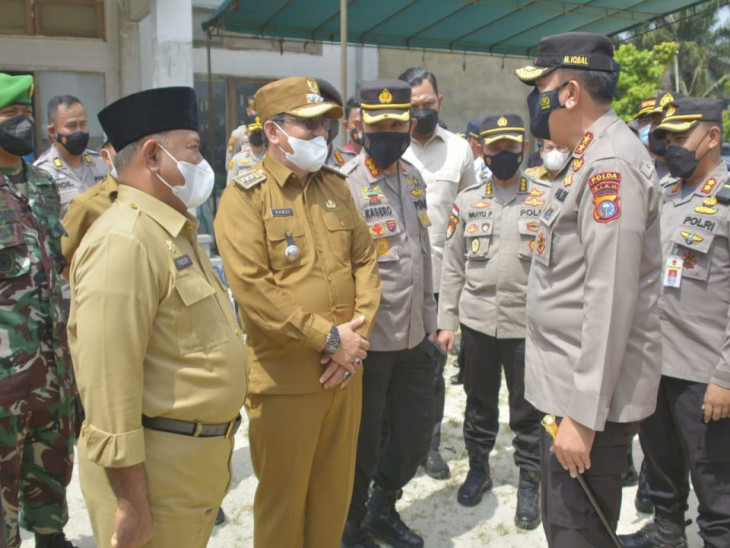 Dampingi Kapolda Riau Tinjau Vaksinasi, Bupati Kampar ; Pemkab Kampar Siap dukung dan Bersinergi Sukseskan Program Pemerintah.