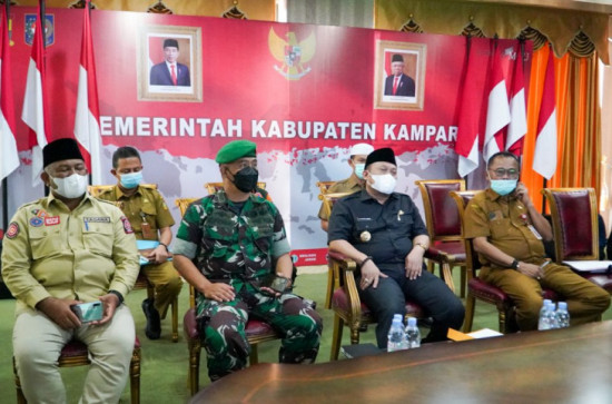 Antisipasi Penyebaran Omicron, Bupati Kampar Rakor Bersama Gubri dan Forkopimda Riau.