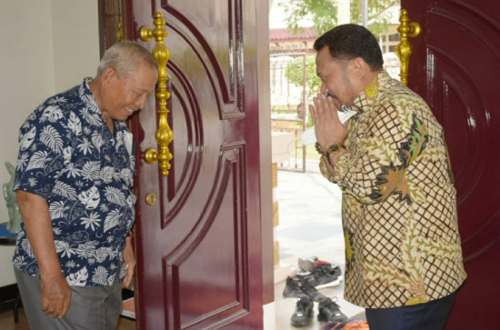 Menjelang Hari Jadi Kampar ke 72, Bupati Kampar Silaturahmi ke Tokoh Riau Saleh Djasit.